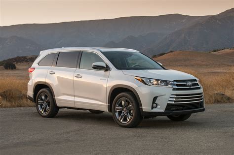 2017 Toyota Highlander hybrid photo