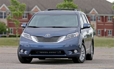 2017 Toyota Sienna photo