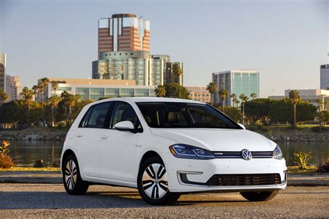 2017 Volkswagen E-golf photo