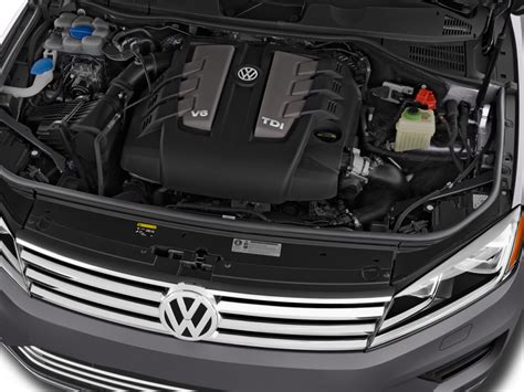 2017 Volkswagen Touareg engine