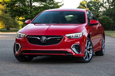 2018 Buick Regal photo