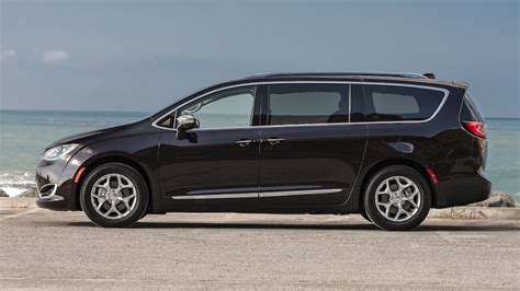 2018 Chrysler Pacifica photo