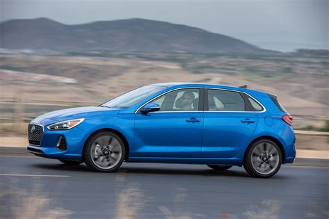 2018 Hyundai Elantra gt photo