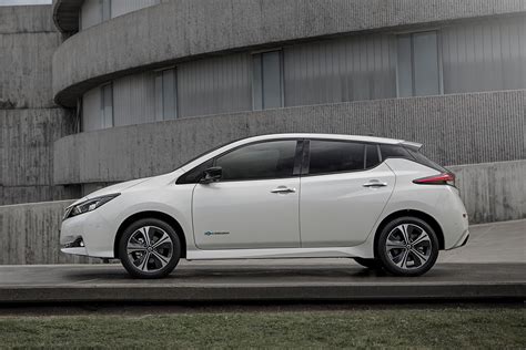 2018 Nissan Leaf photo