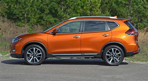 2018 Nissan Rogue photo