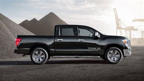 2018 Nissan Titan photo