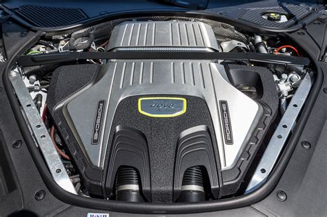 2018 Porsche Panamera engine