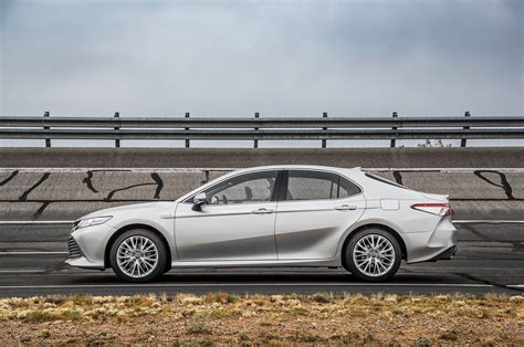 2018 Toyota Camry hybrid photo