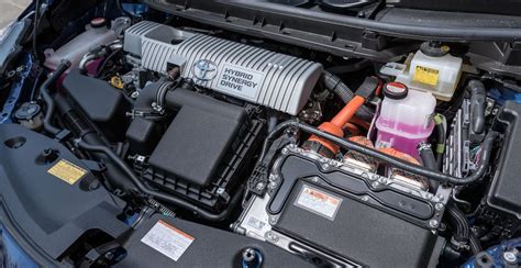 2018 Toyota Prius v engine