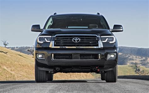 2018 Toyota Sequoia photo