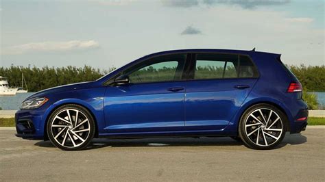 2018 Volkswagen Golf r photo