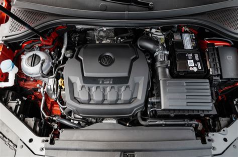 2018 Volkswagen Tiguan engine