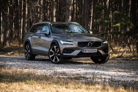 2018 Volvo V60cc photo