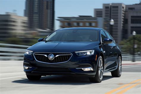 2019 Buick Regal photo