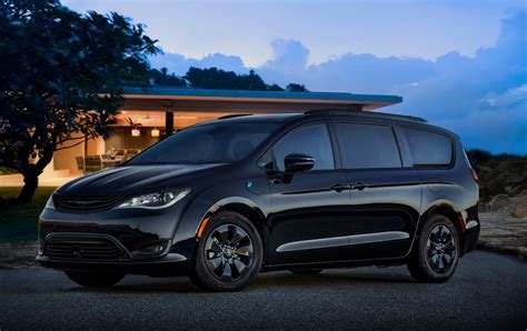 2019 Chrysler Pacifica hybrid photo