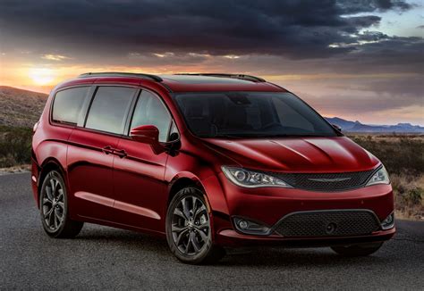 2019 Chrysler Pacifica photo