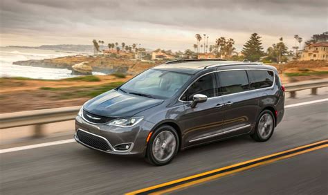 2019 Chrysler Pacifica photo