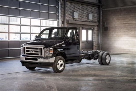 2019 Ford E-450 engine