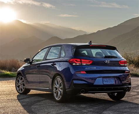 2019 Hyundai Elantra gt photo