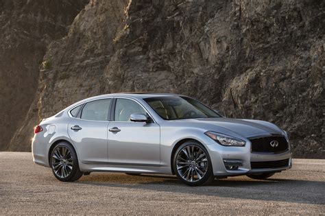 2019 Infiniti Q70 photo