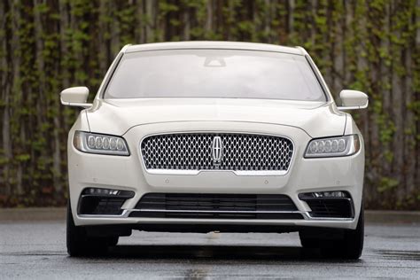 2019 Lincoln Continental photo