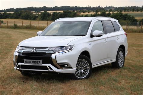 2019 Mitsubishi Outlander phev photo