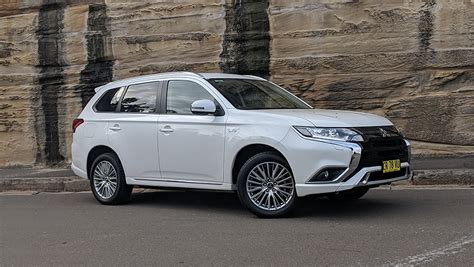 2019 Mitsubishi Outlander photo