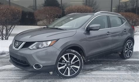 2019 Nissan Rogue sport photo