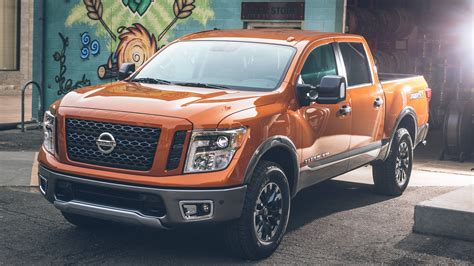 2019 Nissan Titan photo