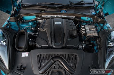 2019 Porsche Macan engine