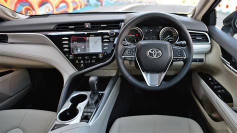 2019 Toyota Camry hybrid photo