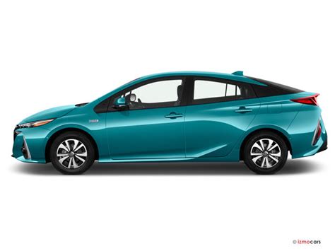 2019 Toyota Prius prime photo