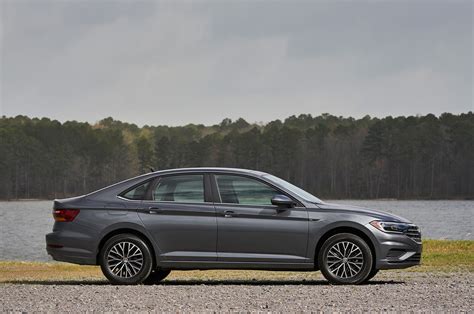 2019 Volkswagen Jetta photo