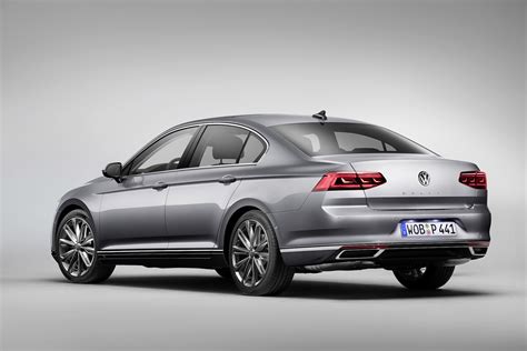 2019 Volkswagen Passat photo