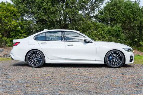 2020 Bmw 330i photo