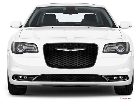 2020 Chrysler 300 photo