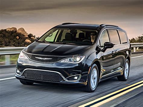 2020 Chrysler Pacifica photo