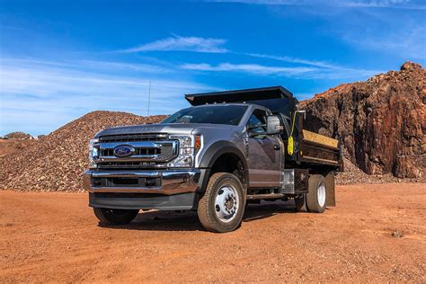 2020 Ford F-550 engine