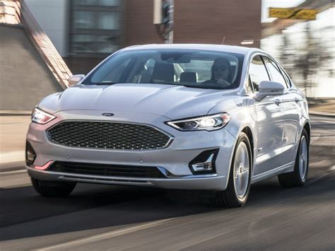 2020 Ford Fusion energi photo