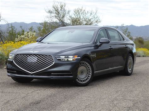 2020 Genesis G90 photo