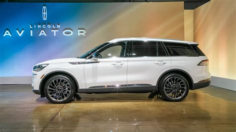 2020 Lincoln Aviator photo