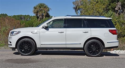 2020 Lincoln Navigator photo