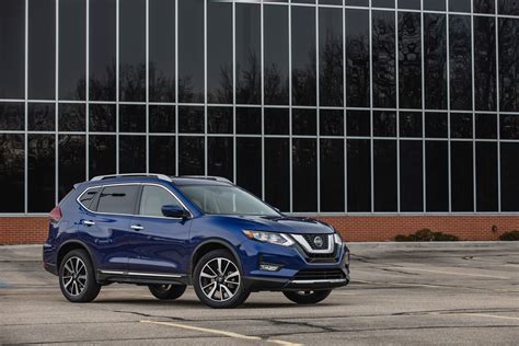 2020 Nissan Rogue sport photo