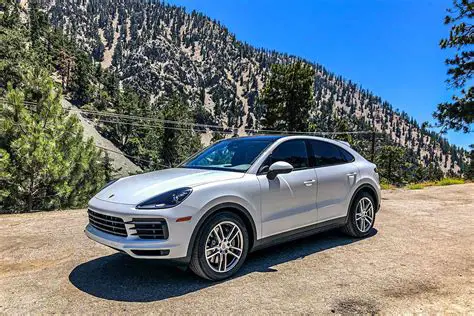 2020 Porsche Cayenne s engine