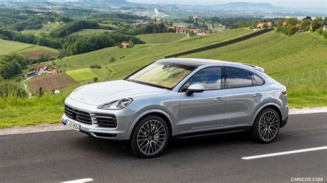 2020 Porsche Cayenne s photo