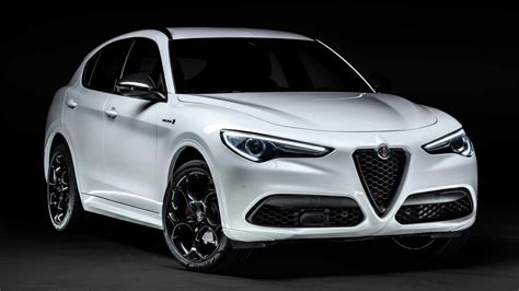 2021 Alfa romeo Stelvio engine