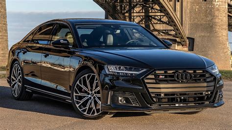 2021 Audi S8 photo