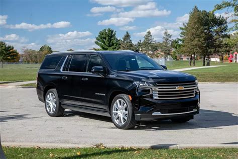 2021 Chevrolet Suburban 1500 photo