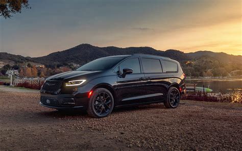 2021 Chrysler Pacifica photo