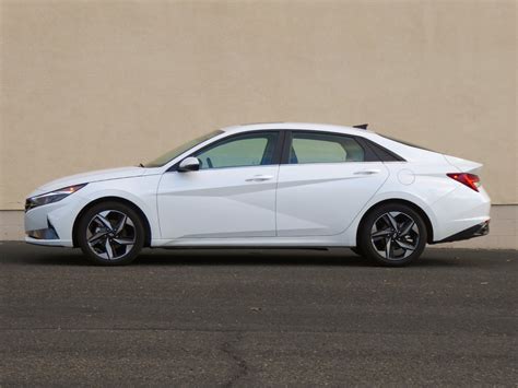 2021 Hyundai Elantra photo